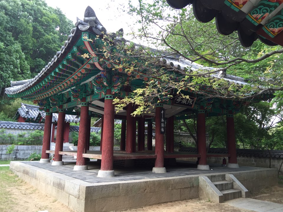 조선시대 영조시대에 야은 길재 선생을 기리기 위해 만든 정자
