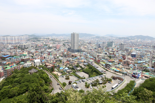  유달산에서 내려다 본 목포 도심 풍경. 고하도를 돌아보고 유달산에 올라서 본 모습이다.