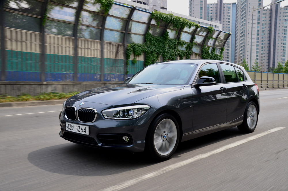 BMW 뉴 1시리즈 118d 스포츠 라인