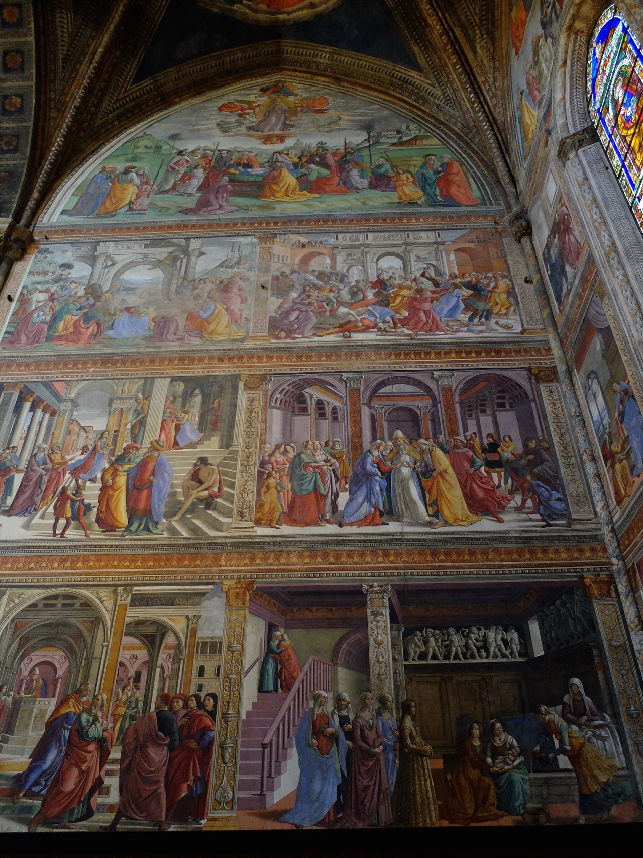 도메니코 기를란다요 '성모 마리아의 일생' 피렌체, '산타 마리아 노벨라 성당'.당시 피렌체의 인물과 복식, 관습으로 성모 마리아의 일생을 묘사한 프레스코화입니다.   