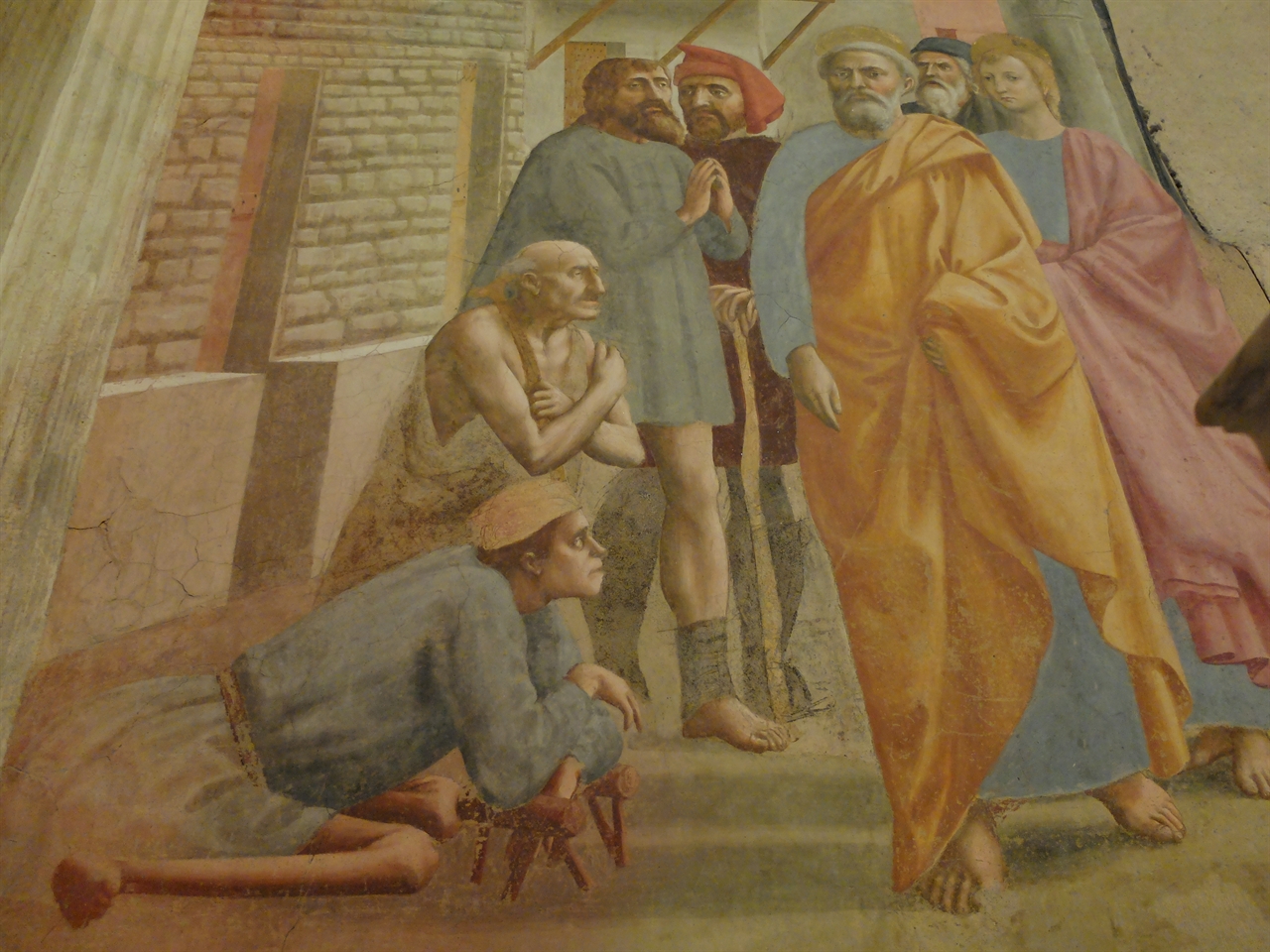 마사초 '그림자로 병자를 고치는 성 베드로' 피렌체, 브랑카치 예배당. 헐벗은 늙은이와 앉은뱅이. 성화에 저렇게 미천한 인물까지 묘사한 것은 마사초가 거의 처음입니다.