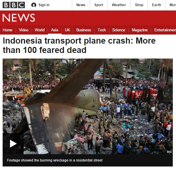 인도네시아 군 수송기 추락 사고를 보도하는 BBC 뉴스 갈무리.
