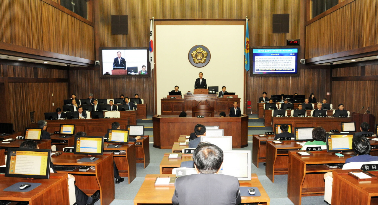  지난 6월 24일 울산광역시의회가 제170회 임시회 의사일정을 마무리하는 본회의를 열고 있다. 주민단체는 울산시의회가 지난 1년간 시민들의 기대에 못 미쳤다는 평가를 내놨다