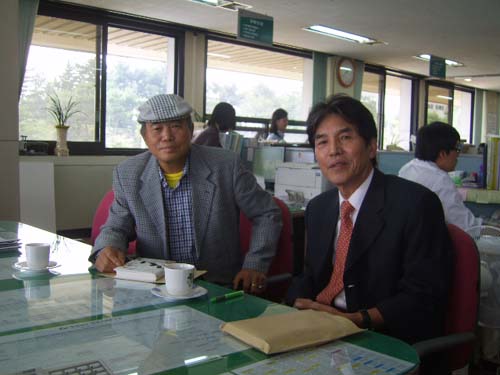2009년 9월 17일 문학강연을 위해 태안군청을 방문한 소설가 박범신 선배를 오맨만에 만나 반가움을 나누었다. 그때로부터 또 6년이 바람같이 흘렀다. 