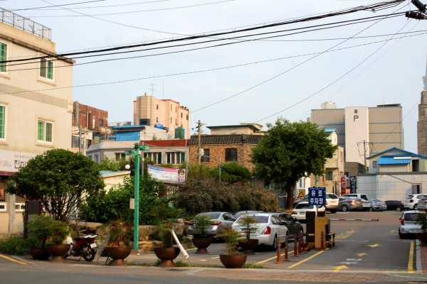 진주 중앙병원은 조선 시대 경상우병영 군대가 주둔했던 진주 진영(鎭營) 터다.