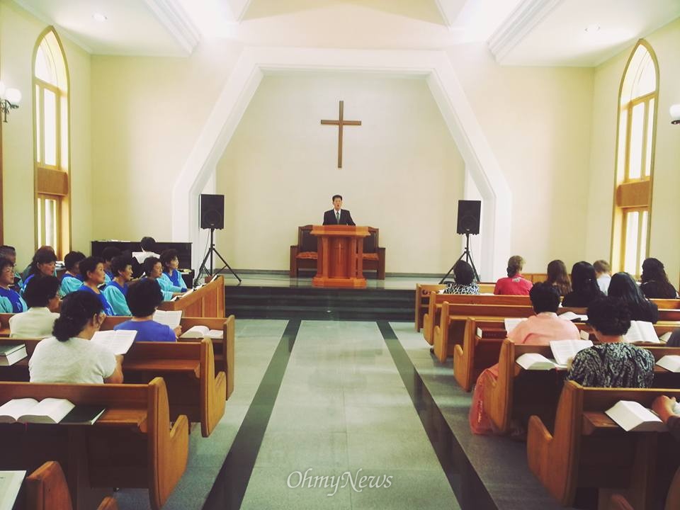 2015년 7월 5일 평양시 만경대구역 칠골교회.