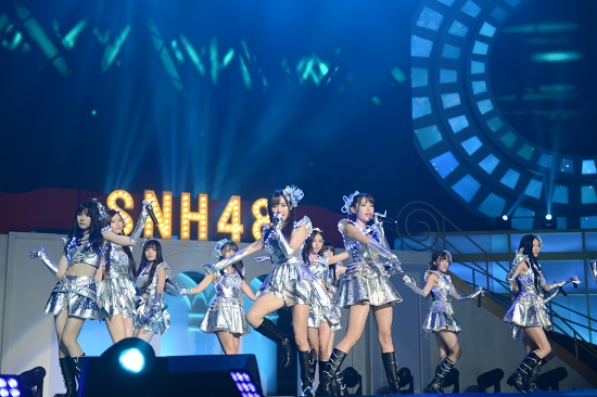  공연을 선보이고 있는 SNH48