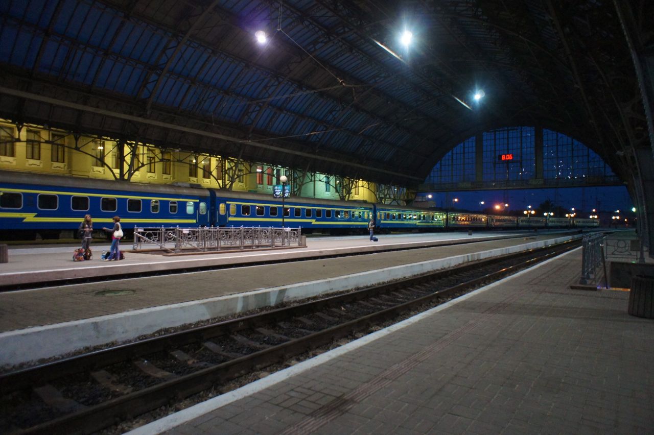 우크라이나 리비우에서 체르니우치로 가는 밤 기차 
