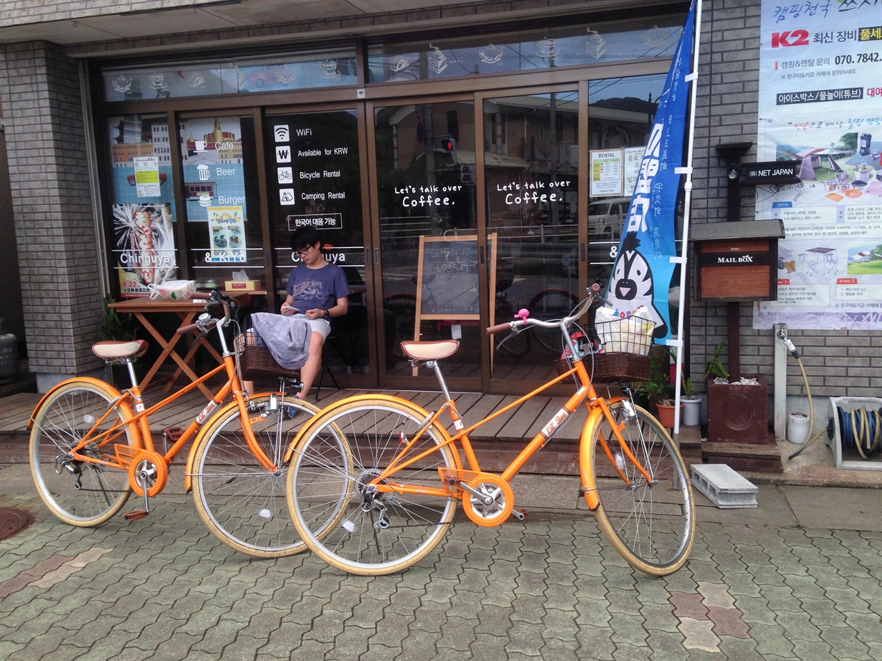 대마도 히타카츠항 주변에 위치한 카페. 이곳에서 땀도 식히고 자전거도 빌렸다.