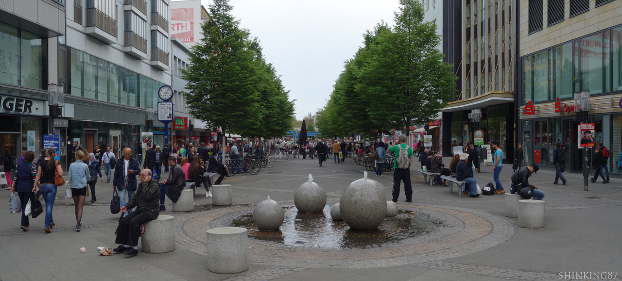 베를린의 대표적인 보행자 전용 거리 빌머스도르프 거리 (Wilmersdorf Str.)