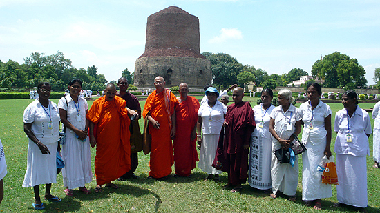 녹야원을 찾은 스리랑카 불교 신자들