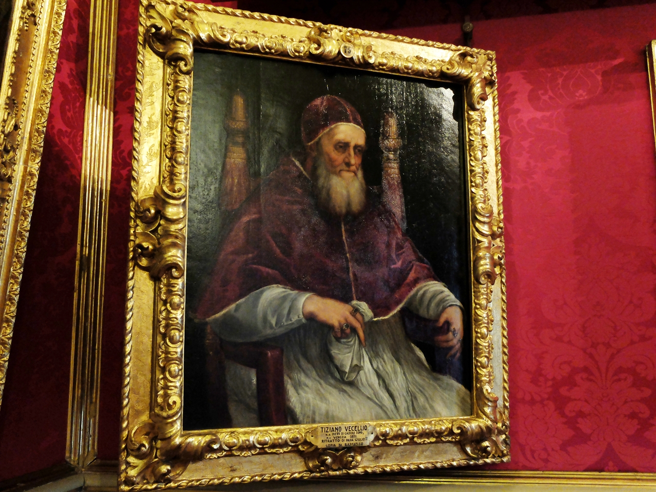 티치아노, '교황 율리우스 2세의 초상', 피렌체 팔라티나미술관. 우피치미술관에서 만난 라파엘로의 그림을 티치아노가 모방한 그림으로 거장에 의한 거장의 오마주를 보여주는 작품입니다.