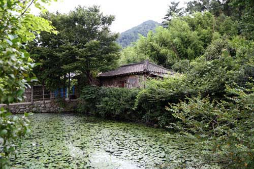  정유재란 당시 조선수군 재건에 나섰던 이순신이 묵은 것으로 알려진 양산원의 집 터. 전남 보성군 득량면 박실마을에 있다.