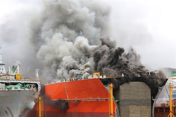 대우조선해양 거제옥포조선소에서 건조 중이던 선박에서 지난 24일 화재가 발생해 2명 사망, 7명 부상의 인명 피해가 발생했다.