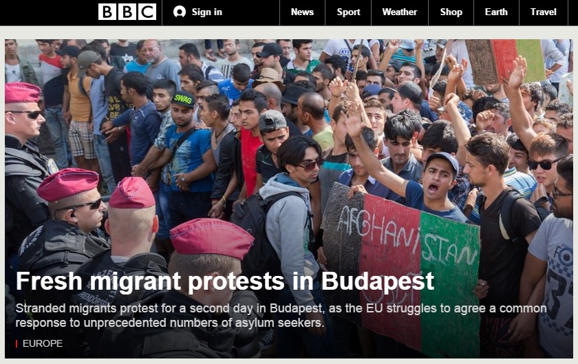 서유럽행 열타를 타려는 난민들의 헝가리 부다페스트 중앙역 앞 시위를 보도하는 BBC 뉴스 갈무리.