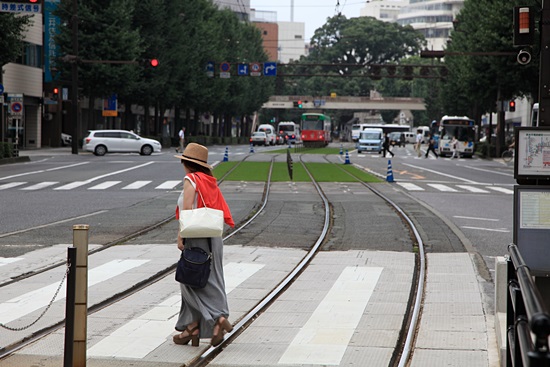 구마모토의 노면전차는 현대 도시의 피로와 삭막함을 덜어줬다.
