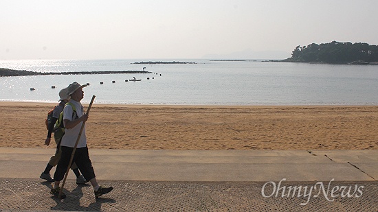 하도미사키 해안은 석양이 아름다운 바다와 주상절리가 어우러져 연인들이 즐겨 찾는 데이트 장소로 유명합니다. 
