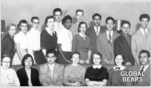 1955년 4월 미국에 도착한 후 얼마 되지 않아 교수 및 동료들과 함께 찍은 사진. 뒷줄 왼쪽에서 네번째 여자가 나에게 재정보증서를 보내 준 앤나 블레어(Anna Blair)교수이다.