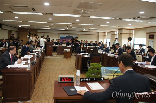 국회 안전행정위원회 국정감사가 21일 오후 대구지방경찰청에서 열렸다. 