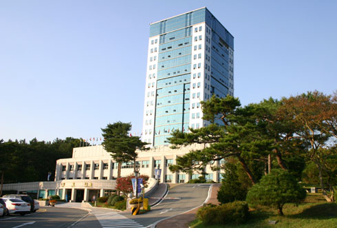 경북 경산시에 있는 대구대학교 본관