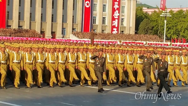 조선노동당 창건 70년 기념 열병식 현장.