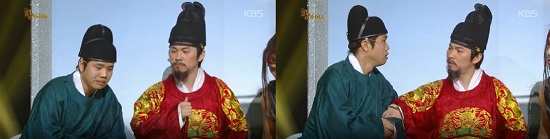 KBS <개그콘서트>의 '왕입니다요' 코너. 미디어에서 내시는 구부정한 어깨와 왜소한 몸집으로 임금을 따라다니는 우스꽝스러운 모습이다.