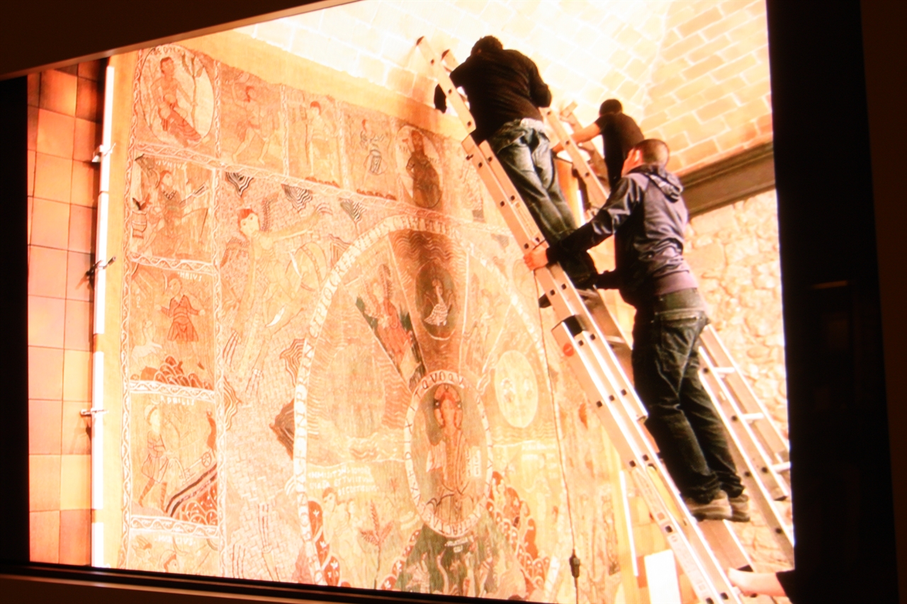 헤로나 대성당에 보관된 1100년경 만들어진 대형 태피스트리로, 천지창조의 장면이 묘사돼 있다.