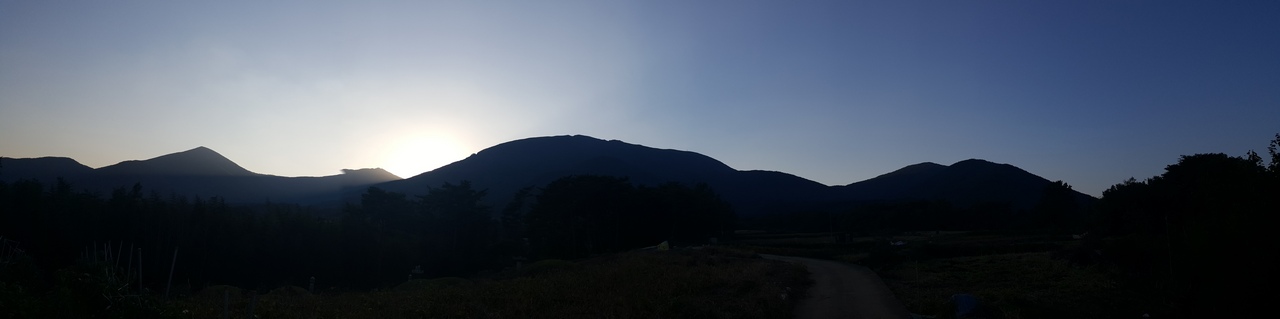 담양쪽에서 무등산을 파노라마로 찍은 사진