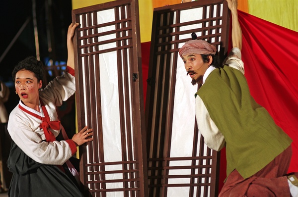 큰들문화예술센터는 김동리 대표 소설 <역마>를 내용으로 한 연극을 만들어 오는 12~13일 하동문예회관에서 초연한다.
