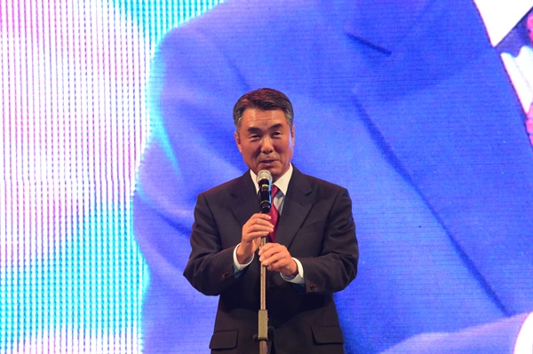 이창희 진주시장이 6일 개막한 서울빛초롱축제에 참석해 인사말을 하고 있다.