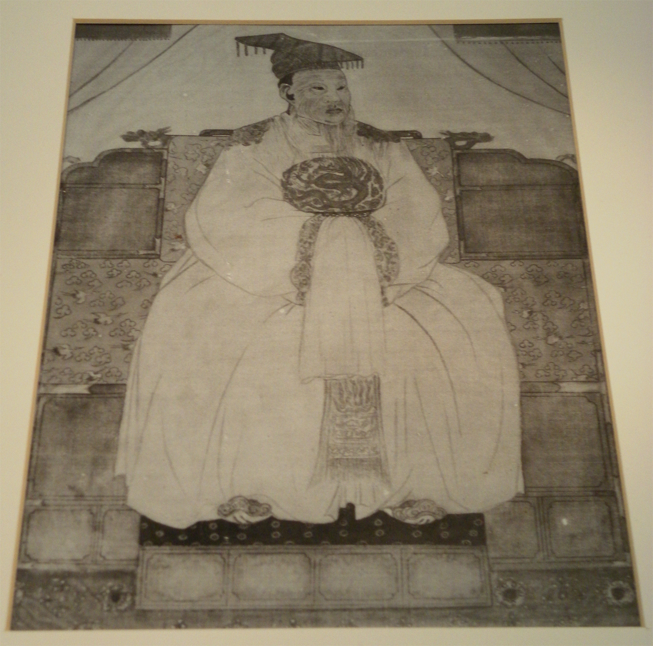<개성 왕씨 족보>에 실린 왕건의 초상화. 서울시 용산구의 국립중앙박물관에서 찍은 사진. 
