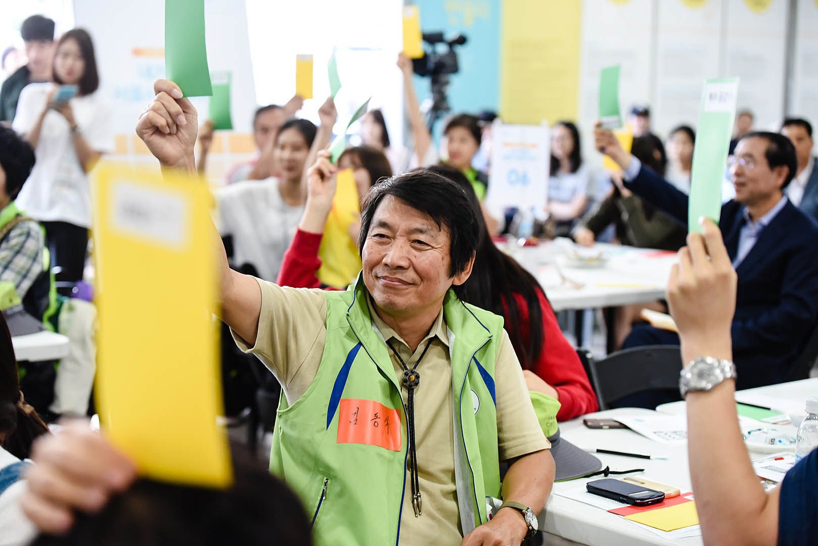 지난 9월 12일 서울정책박람회 클로징행사 중 참가자들이 우수정책제안을 뽑는 투표를 하고 있다.
