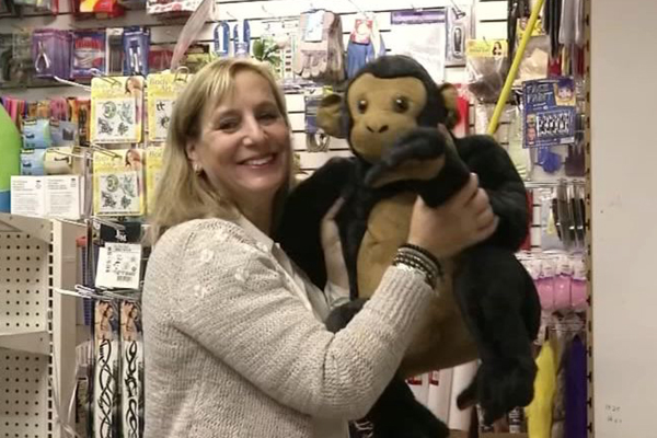 장난감 가게를 사들인 뉴욕의 벤처 투자가 캐롤 서치먼