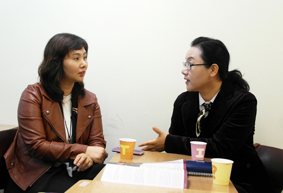 강미희 교사와 김기은 교사(오른쪽)
