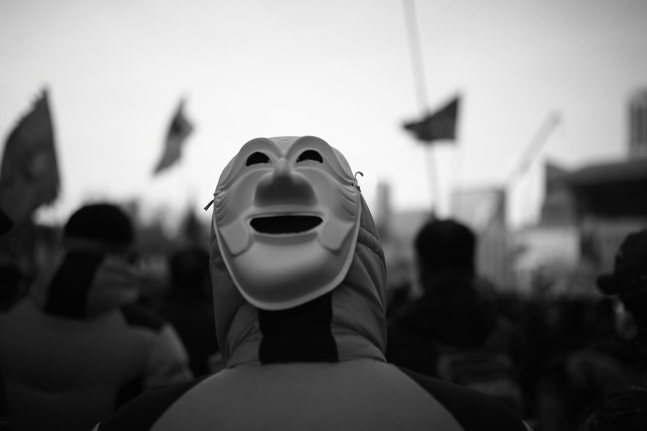 2015민중총궐기 하회탈을 쓰고 집회에 참가한 사람