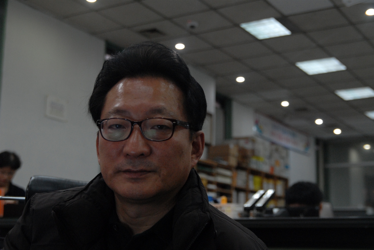 배강욱씨는 "“제발 국회의원부터 법을 준수해야한다”며 “14일까지 선거구 획정을 확정하라”고 강하게 비판했다.