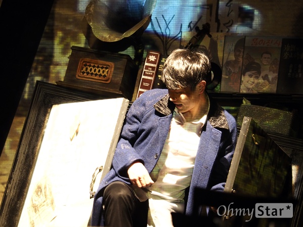  지난 11월 29일, 서울 충무아트홀 소극장 블루 무대에서 뮤지컬 <명동로망스> 커튼콜 장면.