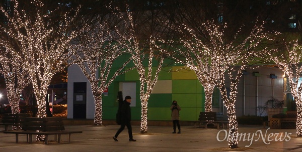  일산 호수공원 '꽃빛축제' 개막.