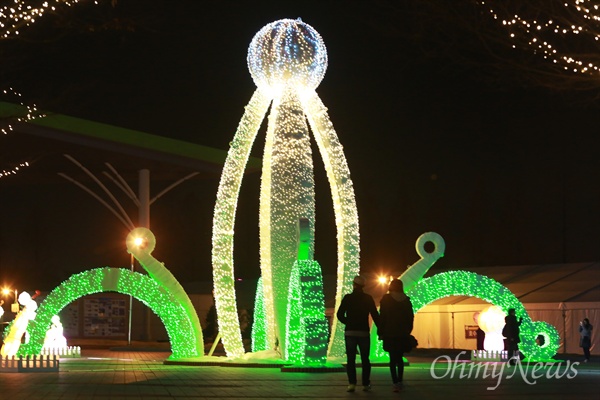  일산 호수공원 '꽃빛축제' 개막.