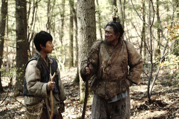  열다섯 살의 배우 성유빈은 <대호>에서 최민식의 아들 역으로 출연해 발군의 연기력을 선보인다.