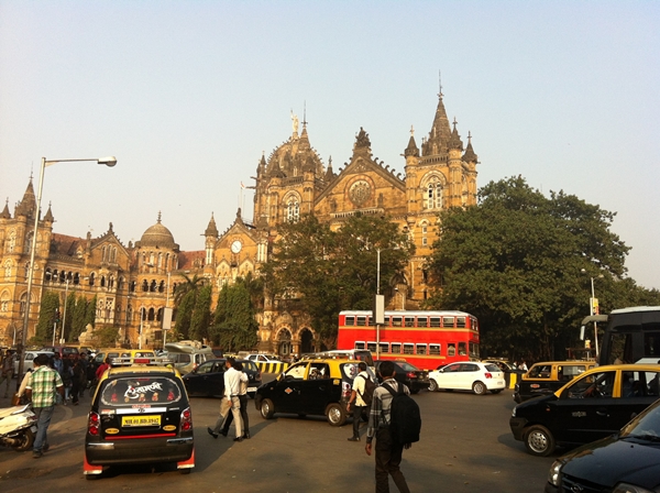 유네스코 세계문화유산으로 지정된 뭄바이의 빅토리아기차역