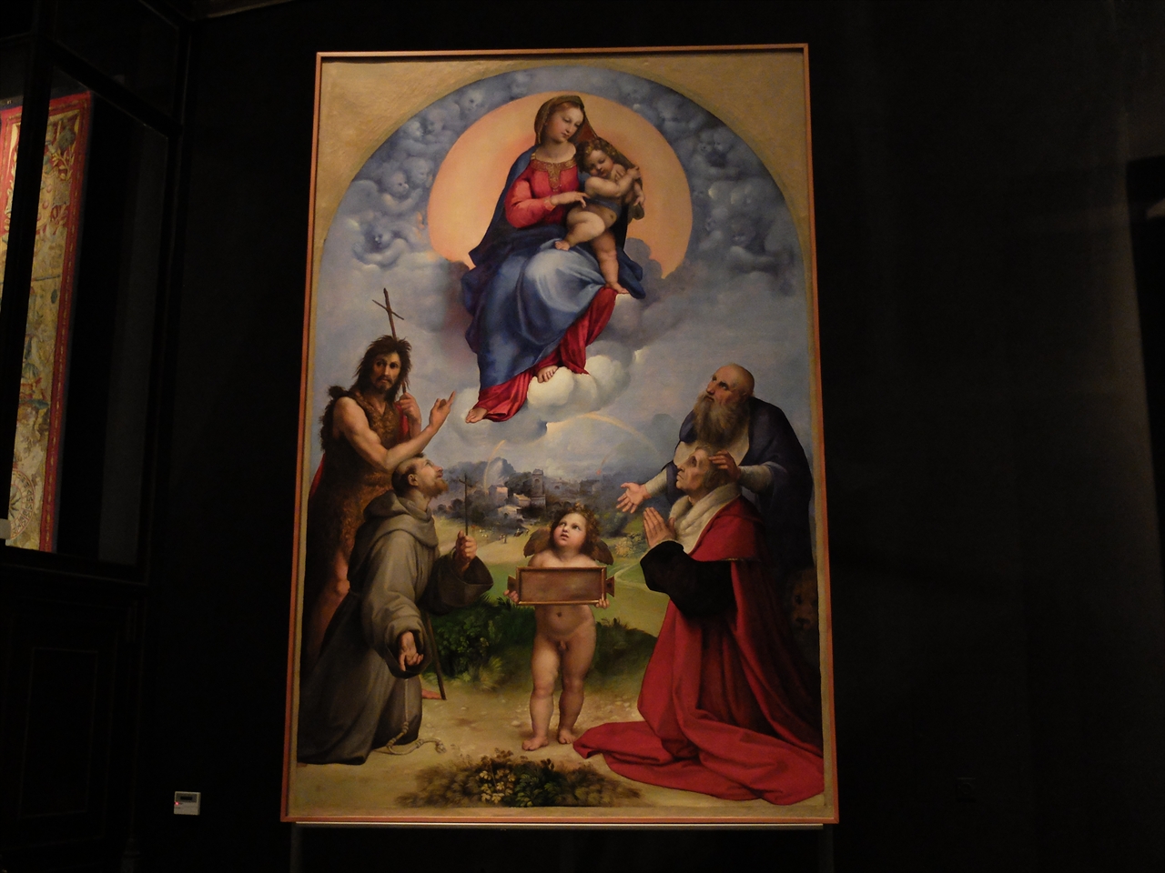 라파엘로, <폴리뇨의 성모>, 바티칸 박물관 회화관. 자신의 양식을 어느 정도 완성한 20대 후반 라파엘로의 대표작입니다. 