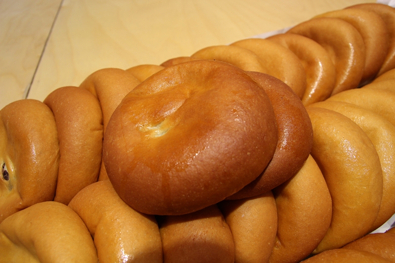 줄을 서야만 구입할 수 있는 이성당의 쌀가루로 만든 앙금빵(단팥빵)이다.
