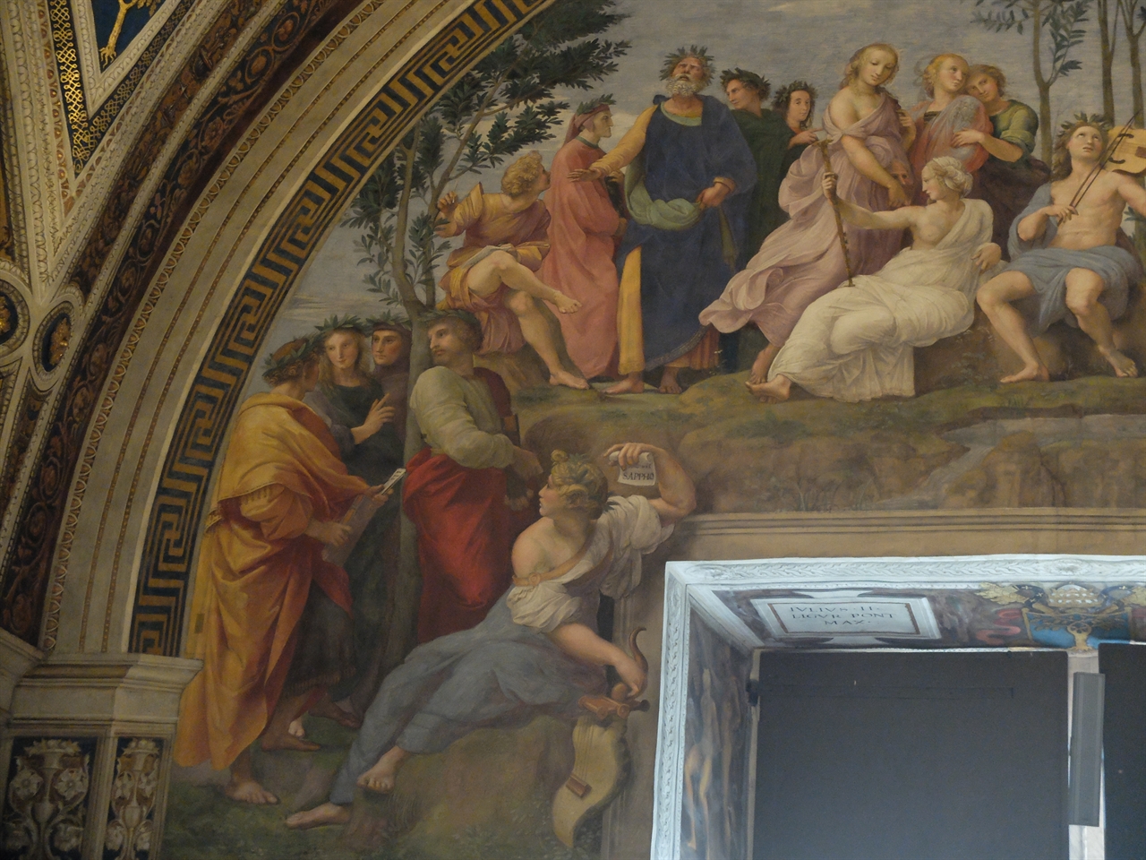 라파엘로, ‘파르나소스’(부분), 바티칸 박물관 서명의 방. 고대 그리스를 계승한 르네상스 인문주의자들인 단테와 복카치오의 모습이 보입니다. 