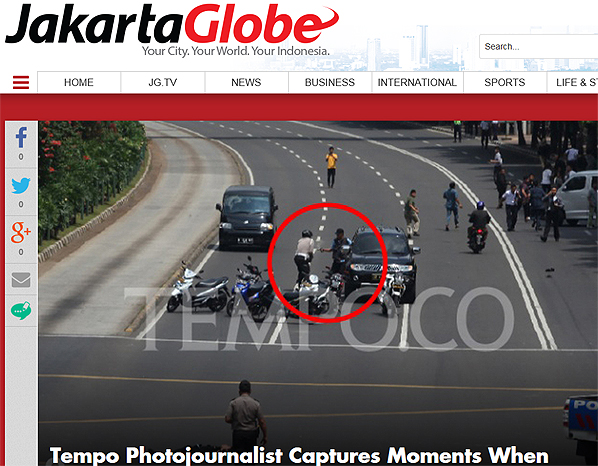 인도네시아 언론 <자카르타 글로브>는 14일 자카르타 테러 현장에서 무장 괴한들이 총격을 가하는 장면을 공개했다.
