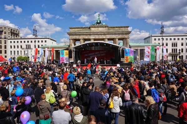 각종 노동조합들의 축제라고 할 수 있는 노동절의 베를린 모습 
