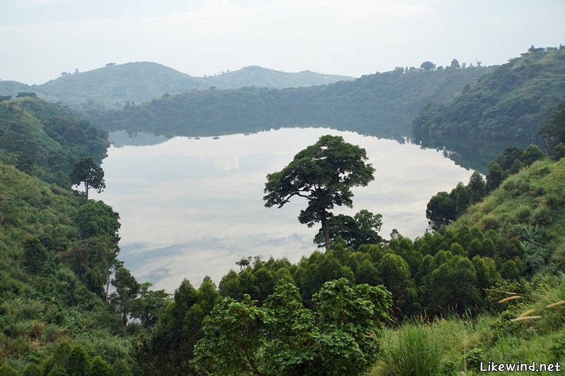  니나불리트와 호수(Lake Nyinabulitwa).