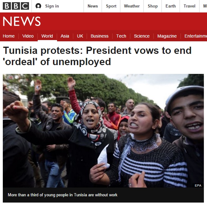 튀니지 실직 청년들의 시위 사태를 보도하는 BBC 뉴스 갈무리.