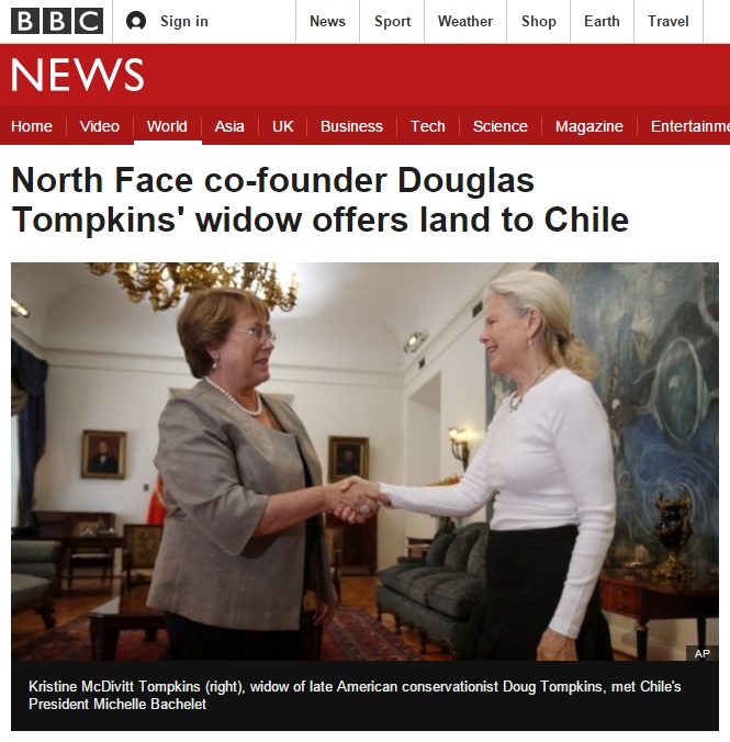노스페이스 창업자의 부인 크리스틴 맥디비트 톰킨스의 공원 기증을 보도하는 BBC 뉴스 갈무리.