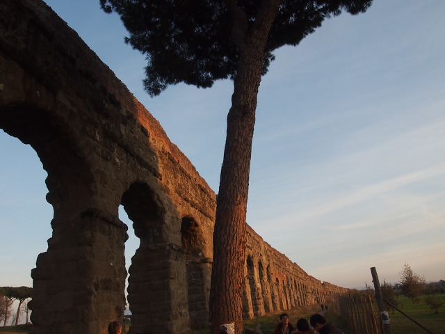 로마 수도교(Acueducto Romano)